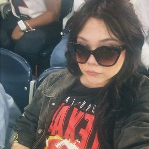 Meet your Posher, Marissa